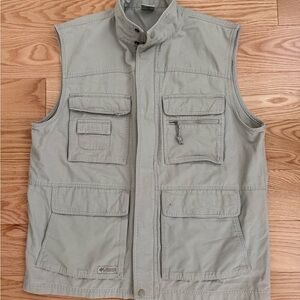 Columbia Men's Stone Gray Utility Vest